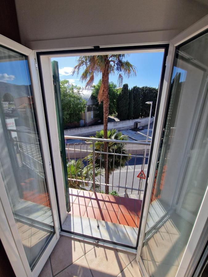 アルベンガPalm Houseアパートメント エクステリア 写真