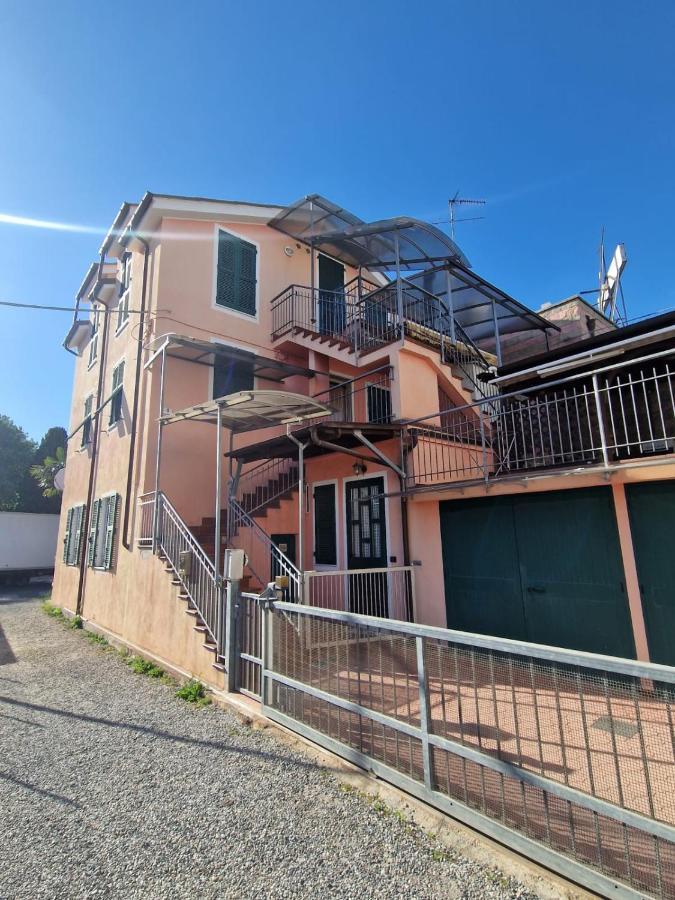 アルベンガPalm Houseアパートメント エクステリア 写真