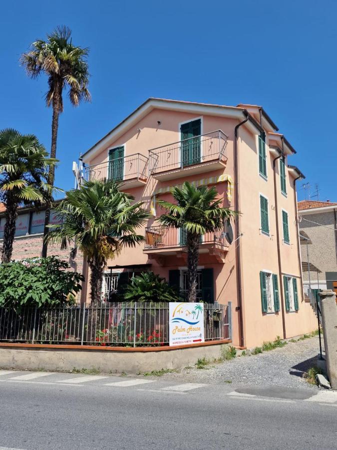 アルベンガPalm Houseアパートメント エクステリア 写真